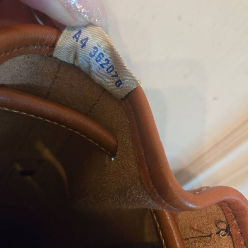 Dooney & Bourke Dover Drawstring Cross Body Tan Pebble Leather 90s Purse - Picture 5 of 13
